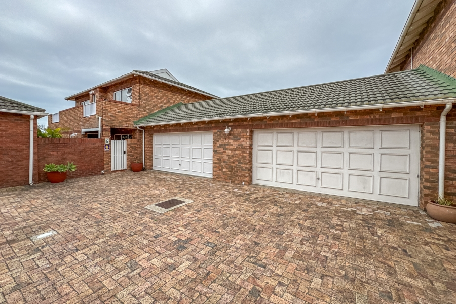 3 Bedroom Property for Sale in Summerstrand Eastern Cape